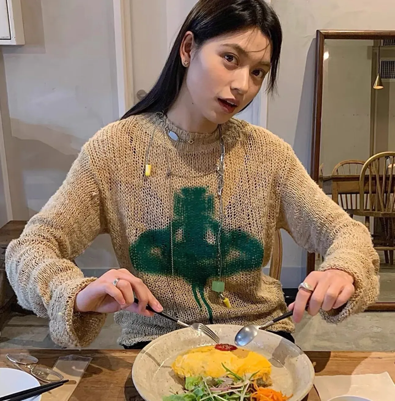 VIVI91 vivienne west wood West Queen Vivian Saturn's new hollow round-neck sweater 🎃Mesh breathable and thin style 24-year official website limited new model Wear with a vest inside, very slim and good-looking Size: S -M- L Color: apricot